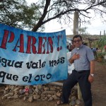 El cura y el intendente: dos referentes de la lucha antiminera