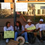 La Rioja: famatinenses se encadenan para reclamar a Beder Herrera
