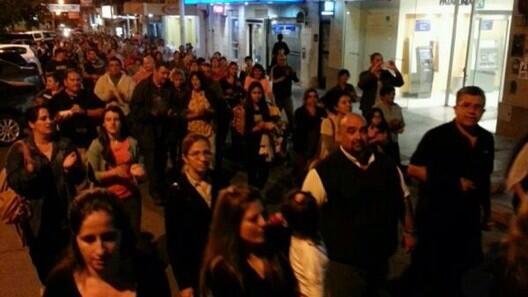 La inédita movilización popular en la noche del domingo.