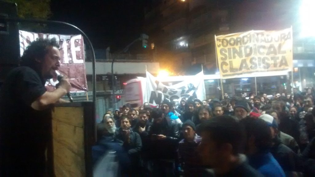 Alejandro Crespo, nuevo líder del neumático, se dirige a la militancia.