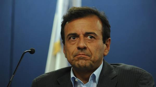 Mario Quintana, cuestionado por su rol en los dólares futuro.